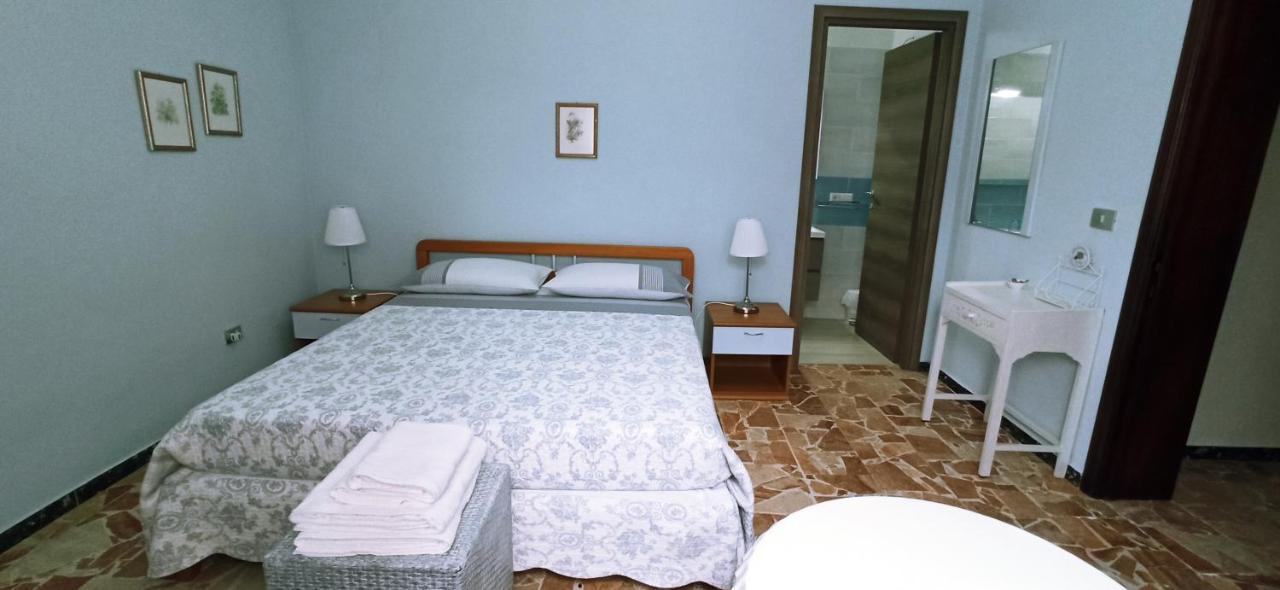 B&B Casa Piras Iun3880 Barùmini Buitenkant foto